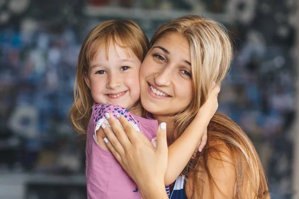 Smiling Mother Daughter Embracing Each Other — Stock Photo, Image