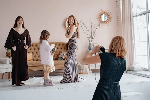 Belles Jeunes Femmes Studio — Photo