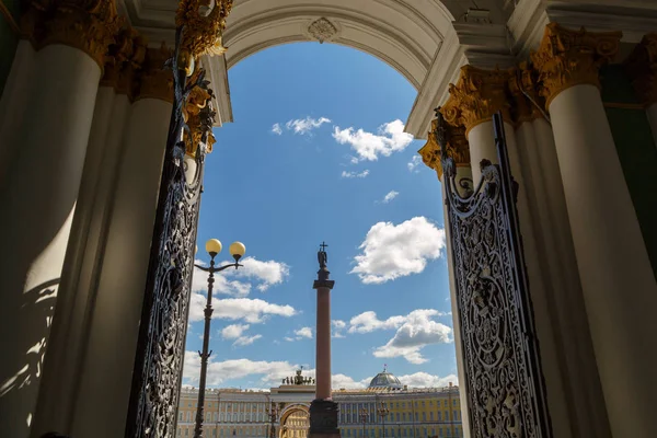 Russia Saint Petersburg May 2018 View Alexander Column Palace Square — Stock Photo, Image