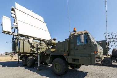 Kadamovskiy eğitim alanı, Rostov bölgesi, Rusya, 26 Ağustos 2018: Uluslararası askeri teknik forum ordu-2018. Modern Rus askeri mobil radar istasyonu 1l 119