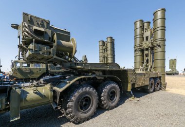 Kadamovskiy eğitim alanı, Rostov bölgesi, Rusya, 26 Ağustos 2018: Uluslararası askeri teknik forum ordu-2018. Modern Rus askeri mobil radar istasyonu 1l 119