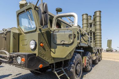 Kadamovskiy eğitim alanı, Rostov bölgesi, Rusya, 26 Ağustos 2018: Uluslararası askeri teknik forum ordu-2018. Modern Rus askeri mobil radar istasyonu 1l 119