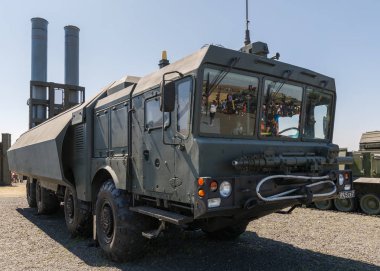Kadamovskiy eğitim alanı, Rostov bölgesi, Rusya, 26 Ağustos 2018: Uluslararası askeri teknik forum ordu-2018. Kendinden tahrikli kıyı topçu sistemi A-222_c 1 Bereg