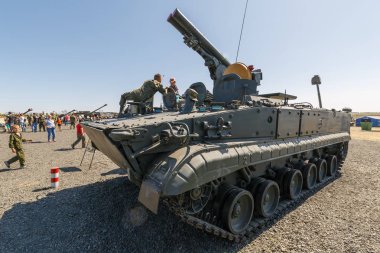 Kadamovskiy eğitim alanı, Rostov bölgesi, Rusya, 26 Ağustos 2018: Uluslararası askeri teknik forum ordu-2018. Kendinden tahrikli kıyı topçu sistemi A-222_c 1 Bereg