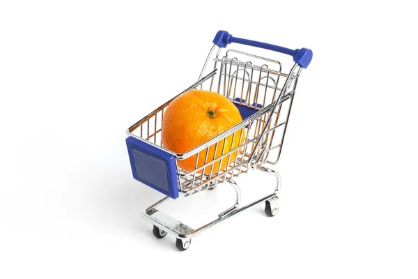 Mandarine Mûre Juteuse Trouve Dans Chariot Supermarché Sur Fond Blanc — Photo