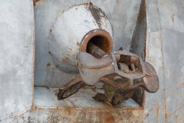 Bir Nehri Gemi gövde üzerinde düzenli bir yerde paslı noktadır