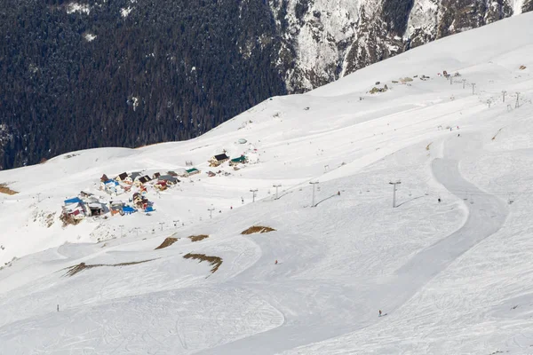 Dombai Rusland Februari 2018 Skiën Pistes Leidt Naar Een Klein — Stockfoto