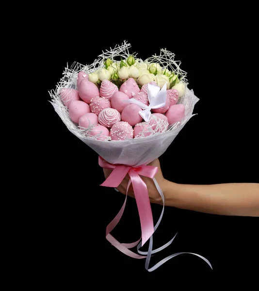 Belo Buquê Delicado Composto Por Morangos Chocolate Rosa Rosas Brancas — Fotografia de Stock