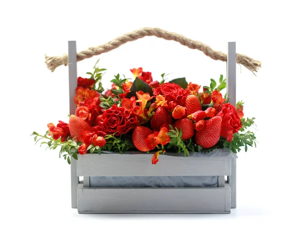 Presente Artesanal Único Composto Por Morangos Maduros Rosas Vermelhas Embalados — Fotografia de Stock