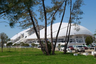 Soçi, Krasnodar Bölgesi, Rusya, 01 Mayıs 2017: Fisht Olimpiyat Stadyumu. Otopark görünümü