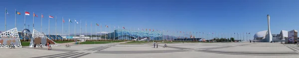 克拉斯诺达尔地区 俄罗斯 2017年5月1日 全景俯瞰第二十二届奥运会和残奥会冠军的墙 冰山滑冰宫 菲什特体育场和奥林匹克圣火碗 — 图库照片