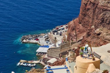Santorini, Yunanistan, 21 Ağustos 2013: Santorini 'deki Amoudi Körfezi' nin güzel manzarası