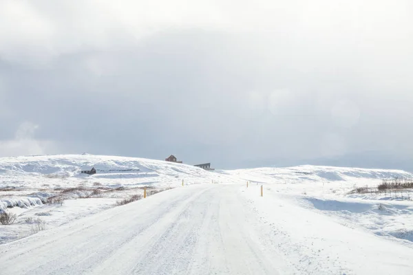Krásná Nebezpečná Cesta Zimním Sněhu Island — Stock fotografie