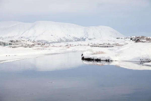 冬の間にアイスランド ピングヴェラー国立公園として知られているもの — ストック写真