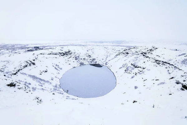 Κρατήρας Ηφαιστείου Kerid Κατά Διάρκεια Του Χειμώνα Χιόνι Στην Ισλανδία — Φωτογραφία Αρχείου