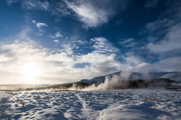 Geysir Great Geysir 알려져 있거나 아이슬란드 남서부 서클의 간헐천입니다 — 스톡 사진