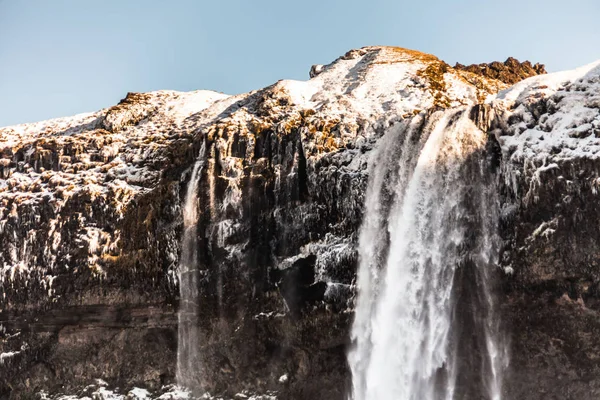 Widok Wodospad Seljalandsfoss Zimą Który Znajduje Się Regionie Południowym Islandii — Zdjęcie stockowe