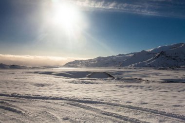 Hvannadalshnukur, İzlanda 'da güzel bir arka plan için Jokulsarlon kar manzarası