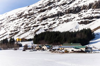 Hvannadalshnukur, İzlanda 'da güzel bir arka plan için Jokulsarlon kar manzarası