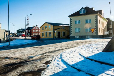 İzlanda 'nın batı kesiminde, Snaefellsnes yarımadasının kuzey kesiminde bulunan küçük bir kasaba olan Stykisholmur kış manzarası