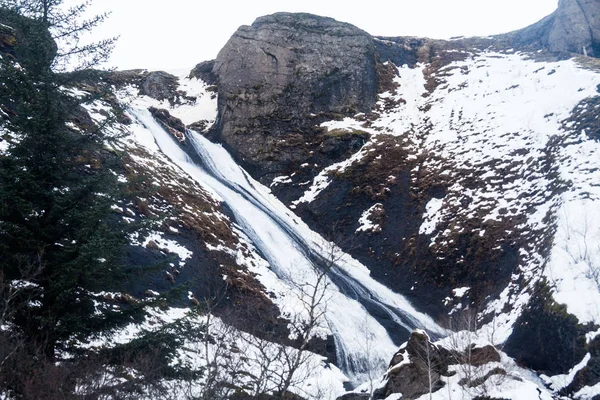 Вид Водопада Сиду Время Зимнего Снегопада Кирккаээястуре Исландия — стоковое фото