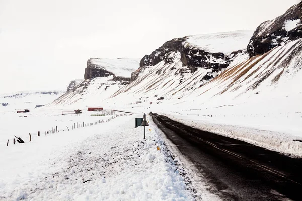 Vista Cascada Foss Sidu Durante Nieve Invernal Kirkjubaejarklaustur Islandia — Foto de Stock