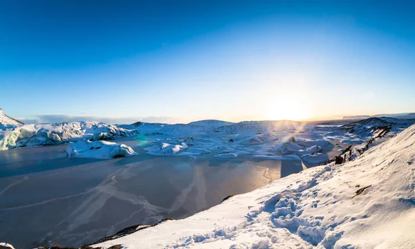 Zlanda Kış Karları Boyunca Svinafellsjokull Buzulu Manzarası — Stok fotoğraf