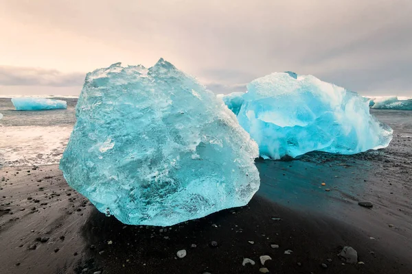 Jokulsarlon Jokulsarlon 是位于冰岛Vatnajokull国家公园 Vatnajokull National Park Iceland 的一个冰川泻湖 或更被称为冰山泻湖 Iceberg — 图库照片