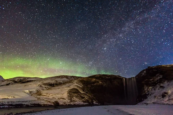 Skogafoss Pohled Během Zimního Sněhu Který Nachází Řece Skoga Jižním — Stock fotografie