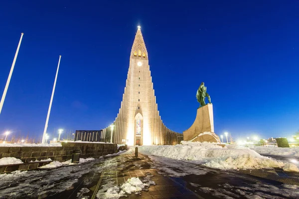 Hallgrimskilkja 아이슬란드 레이캬비크에 루터교 성당이다 — 스톡 사진