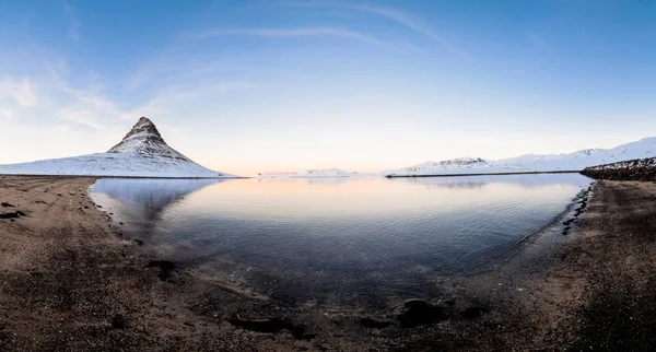 Kirkjufell Vue Pendant Neige Hivernale Qui Est Une Haute Montagne — Photo