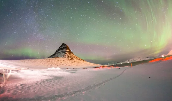 Színes Aurora Borealis Vagy Közismertebb Nevén Northern Lights Téli Tejút — Stock Fotó