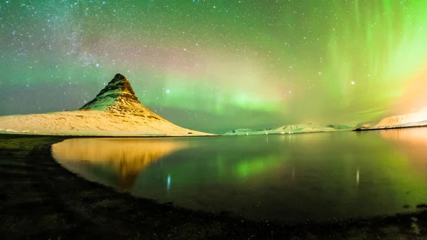 Barevná Aurora Borealis Nebo Lépe Známý Jako Northern Lights Zimní — Stock fotografie