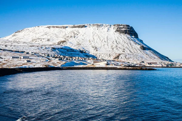 Widok Olafsvik Podczas Zimy Śnieg Który Jest Uroczym Miasteczkiem Islandii — Zdjęcie stockowe
