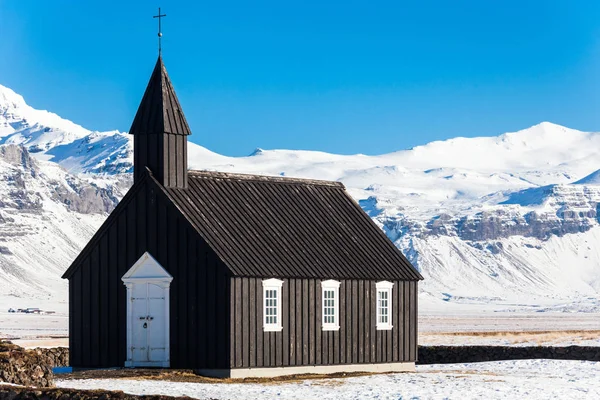 Budakirkja Известный Черная Церковь Зрения Голубым Небом Время Зимнего Снега — стоковое фото