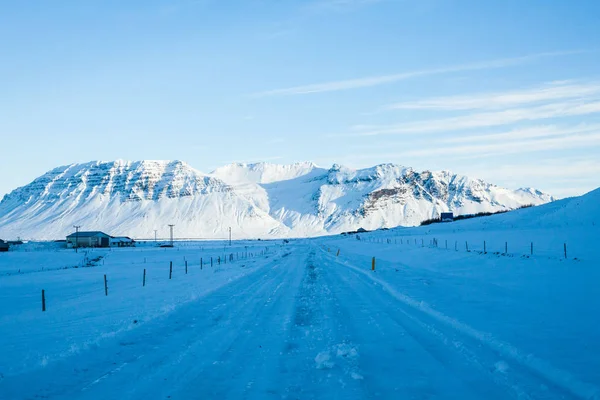 Vacker Vinter Snö Landskap Snaefellsnesvegur Nära Kirkjufell — Stockfoto