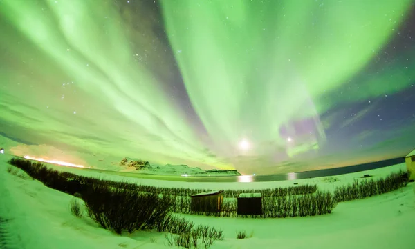 Polarlichter Oder Besser Bekannt Als Nordlichter Wegen Der Hintergrundansicht Island — Stockfoto