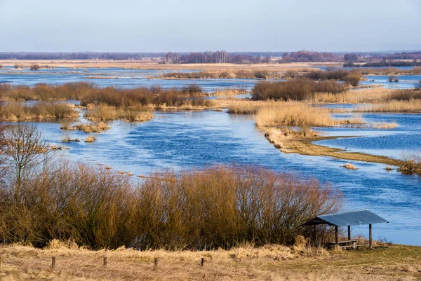 Biebrzanski Park Narodowy 'de. Wiosna nad Biebrza. Rozlewiska Biebrzy