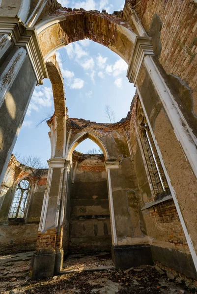 Eski ortaçağ kalesi, mimari, antik şehir