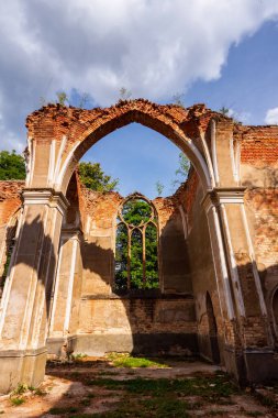 Jawka, Podlasie, Polonya 'daki St. Antoni Kilisesi kalıntıları.
