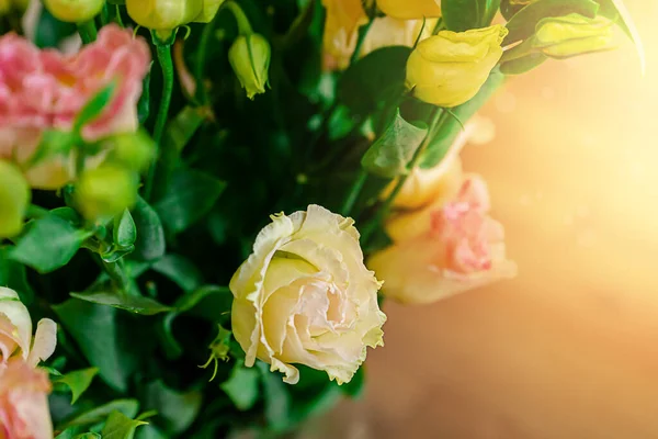 Cerca Ramo Flores Eustoma Diseño Tarjeta Felicitación Fondo Natural — Foto de Stock