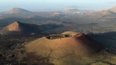 İspanya, Kanarya Adaları, Lanzarote, Timanfaya Ulusal Parkı 'nda volkanlar