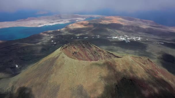 Hiszpania Wyspy Kanaryjskie Lanzarote Gwinea Widok Powietrza Wulkan Corona — Wideo stockowe