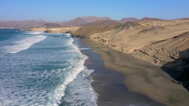 Espanha Ilhas Canárias Fuerteventura Pared Playa Del Viejo Reyes — Vídeo de Stock