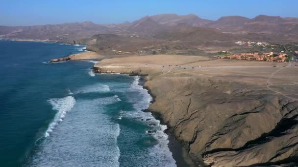 Espanha Ilhas Canárias Fuerteventura Pared Playa Del Viejo Reyes — Vídeo de Stock