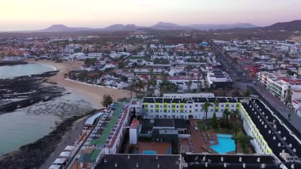 Spanien Kanarieöarna Fuerteventura Vulkanskt Landskap Och Corralejo — Stockvideo