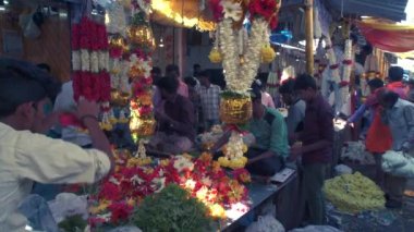 Jan 2018, Hindistan, Karnataka, Mysore, Devaraja çiçek pazarı