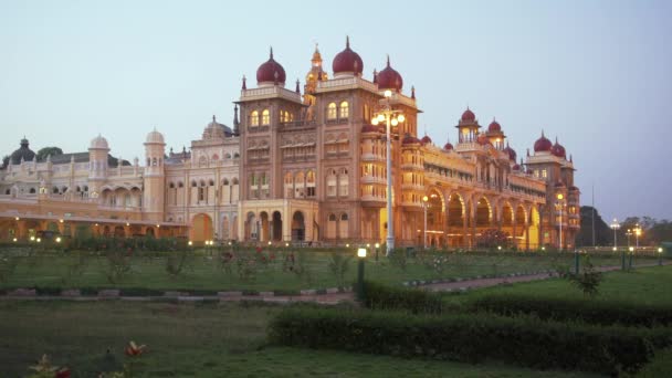 Ene 2018 India Karnataka Mysore Palacio Ciudad Personas Caminando Fuera — Vídeos de Stock