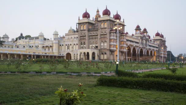 India Karnataka Mysore Palacio Ciudad Iluminado Atardecer Día Noche Lapso — Vídeos de Stock