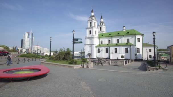 白俄罗斯明斯克 Circa 2018 三一区东正教圣灵大教堂 — 图库视频影像